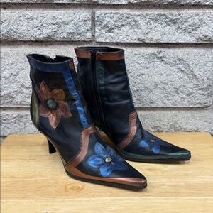 Stunning Astore Venezia Hand Painted heel boots sz 38